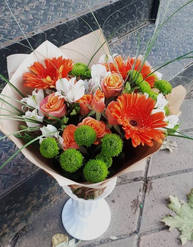 Букет цветов из: Герберы, Хризантемы, Альстромерии и Розы в Новочеркасске