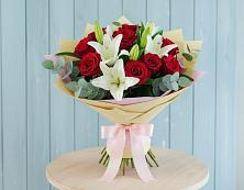 Букет цветов из:  Лилии и Розы в Новочеркасске