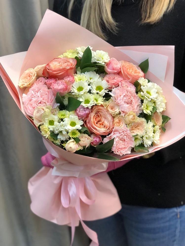 Букет цветов из: Гвоздики, Розы и Хризантемы в Новочеркасске