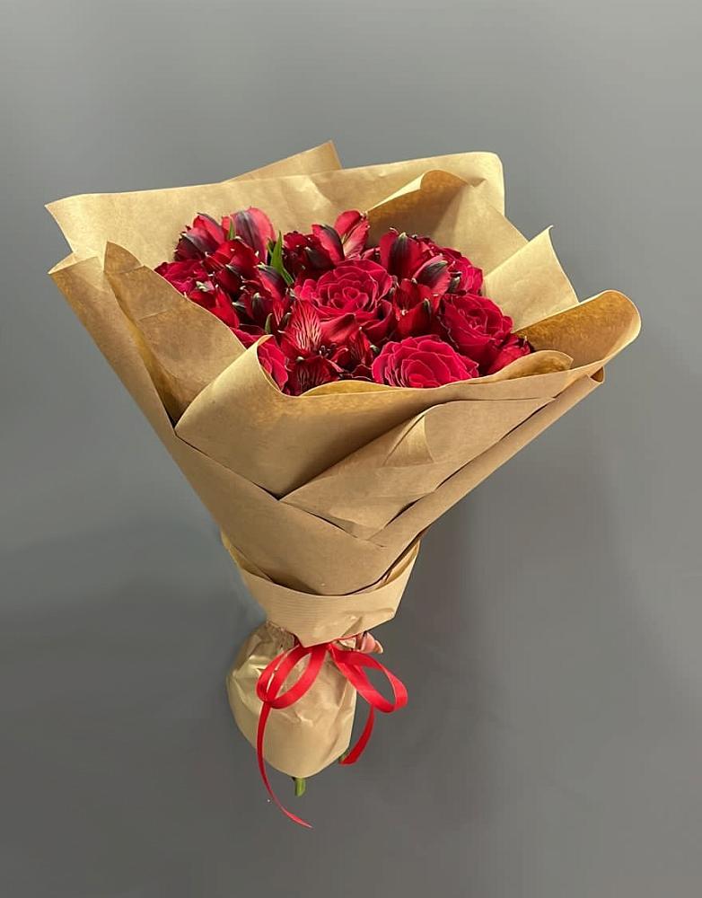 Букет цветов из: Альстромерии и Розы в Новочеркасске