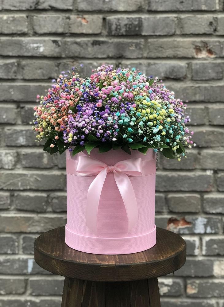 Цветочная композиция из Гипсофила и Розы в шляпной коробке в Новочеркасске