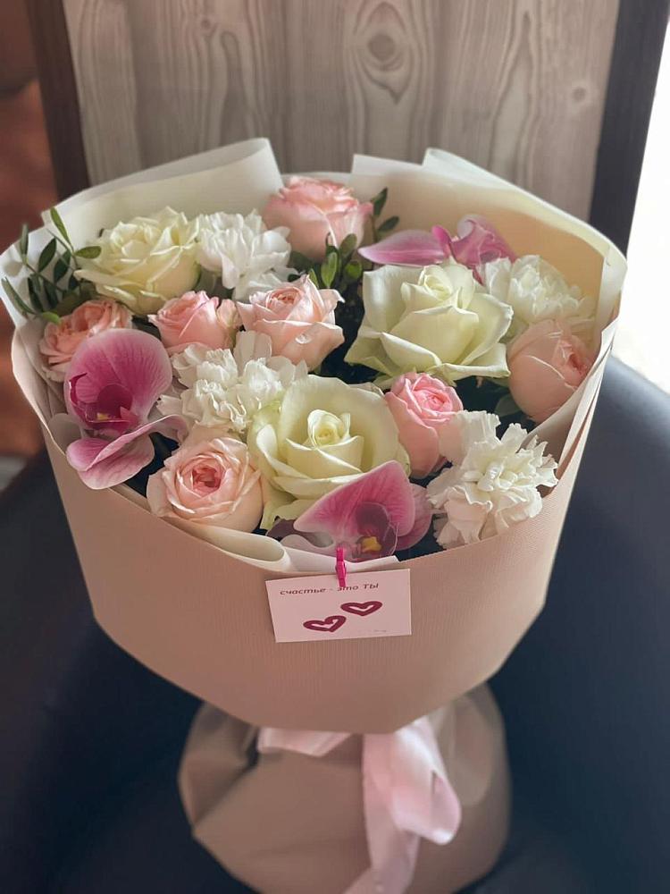 Букет цветов из: Орхидеи, Розы и Гвоздики в Новочеркасске