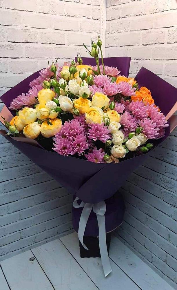Букет цветов из: Хризантемы и Розы в Новочеркасске