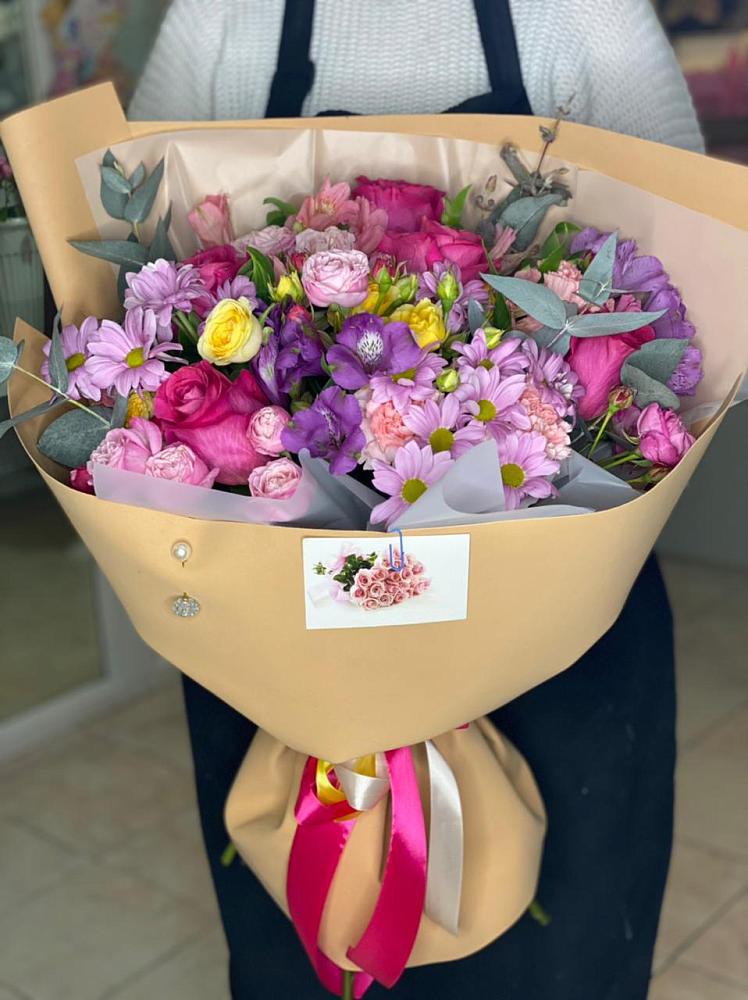 Букет цветов из: Хризантемы, Гвоздики и Альстромерии в Новочеркасске