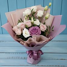 Букет цветов из:  Розы и Лизиантусы в Новочеркасске