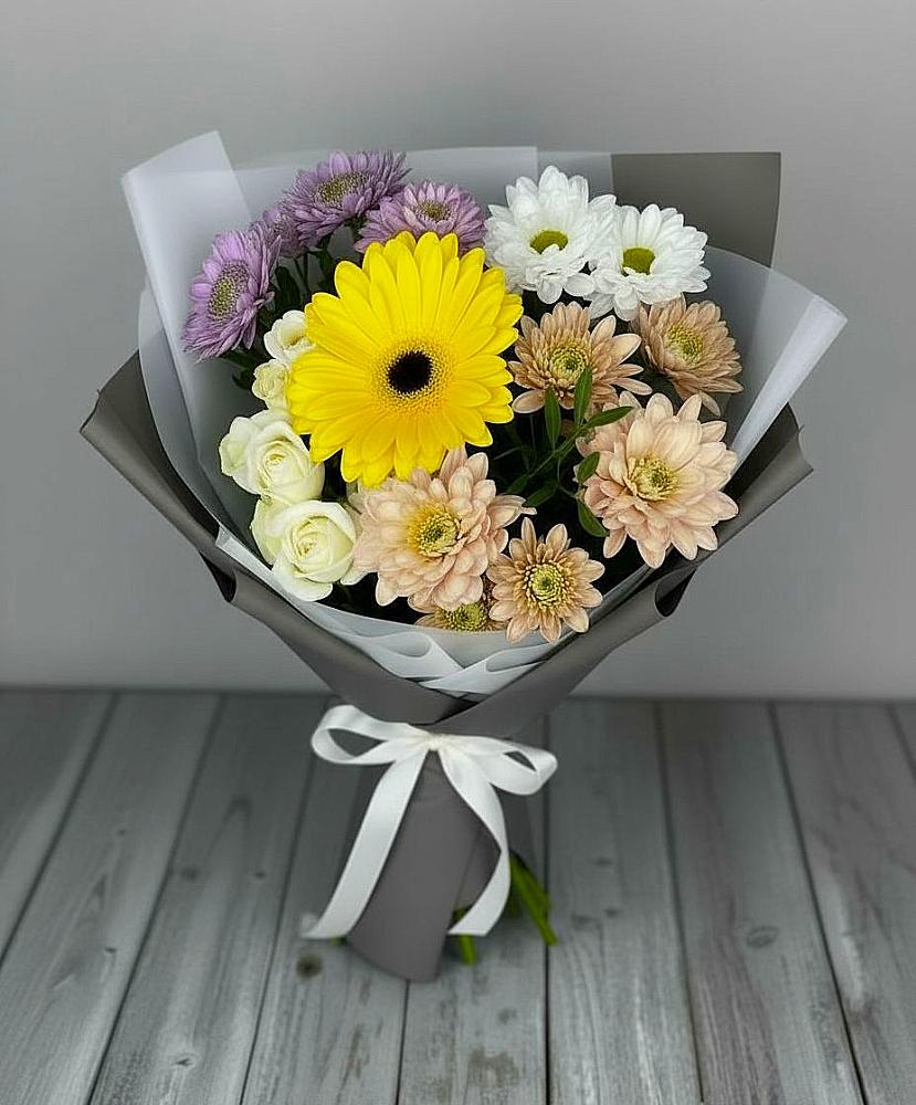 Букет цветов из: Розы, Герберы и Хризантемы в Новочеркасске