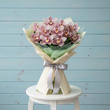 Букет цветов из:  Орхидеи и Розы в Новочеркасске