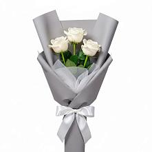 Букет 3 белые розы в Новочеркасске