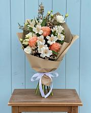 Букет цветов из:  Альстромерии, Лизиантусы, Розы и Хризантемы #REPLACE_PRED# Новочеркасске