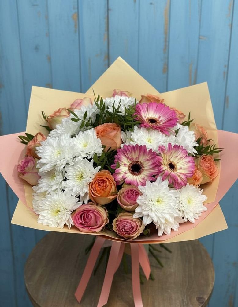 Букет цветов из: Розы, Герберы и Хризантемы в Новочеркасске