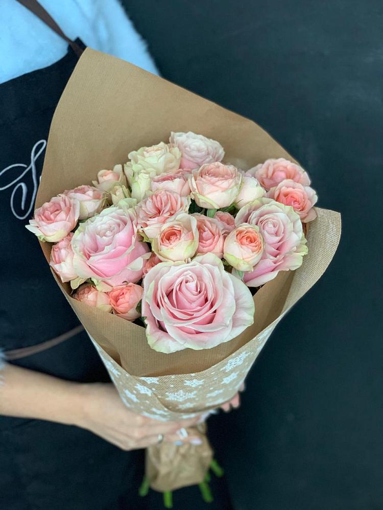 Букет цветов из: Хризантемы и Розы в Новочеркасске