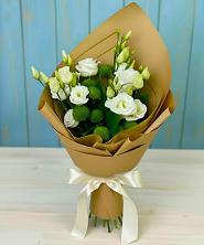 Букет цветов из:  Хризантемы и Лизиантусы в Новочеркасске