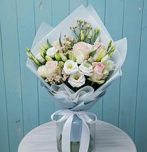 Букет цветов из:  Розы и Лизиантусы в Новочеркасске