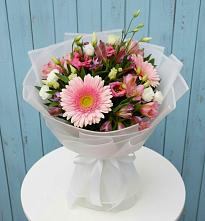 Букет цветов из:  Герберы, Альстромерии и Лизиантусы в Новочеркасске