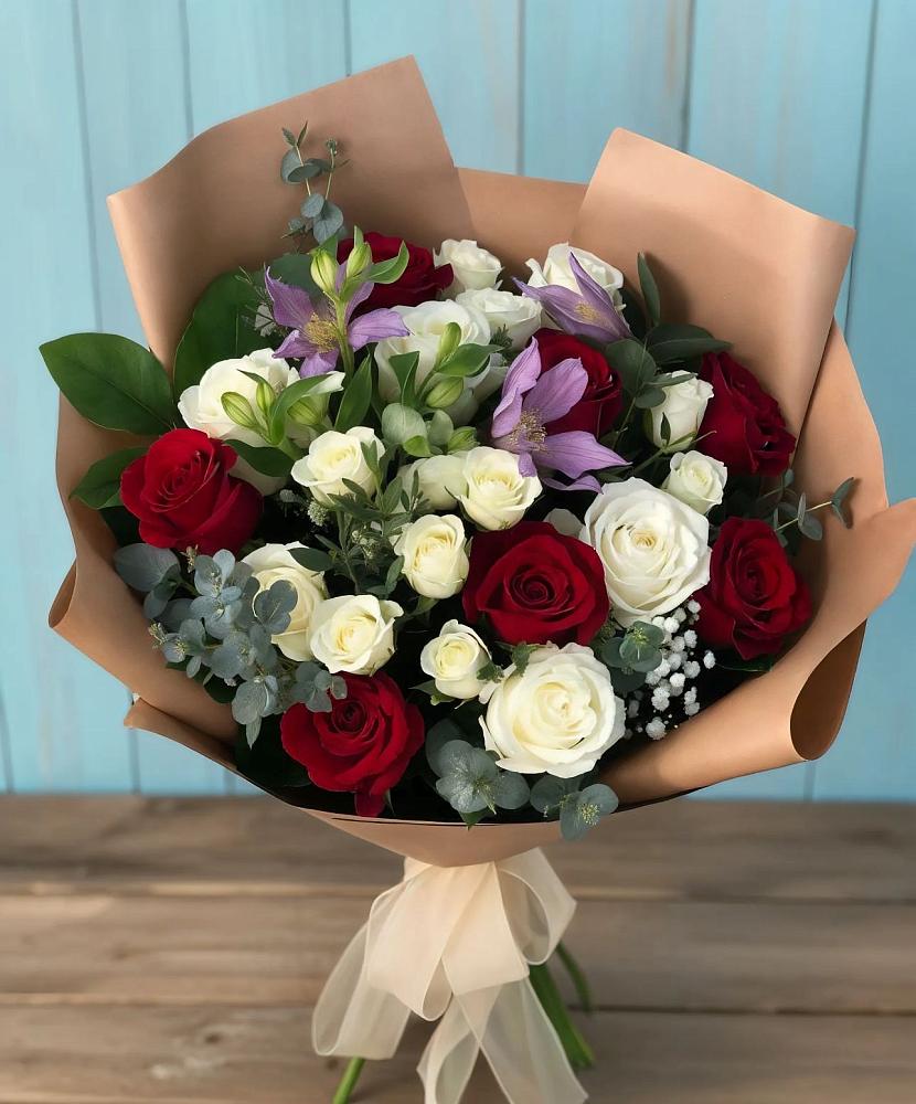 Букет цветов из: Розы и Альстромерии в Новочеркасске